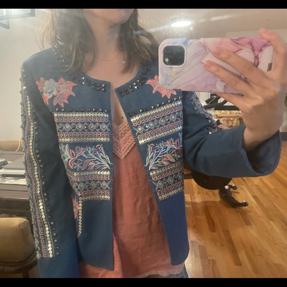 embossed denim jacket - Picture 6 of 9
